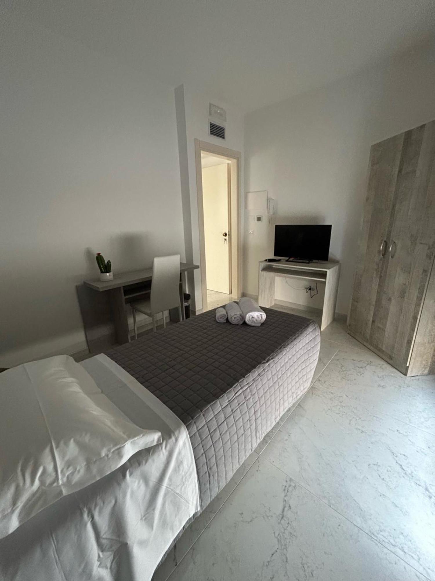Aqua Marine B&B - Rooms And Apartments Milazzo Eksteriør bilde