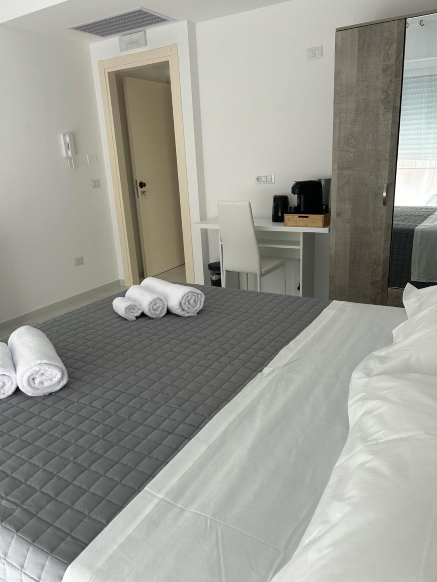 Aqua Marine B&B - Rooms And Apartments Milazzo Eksteriør bilde